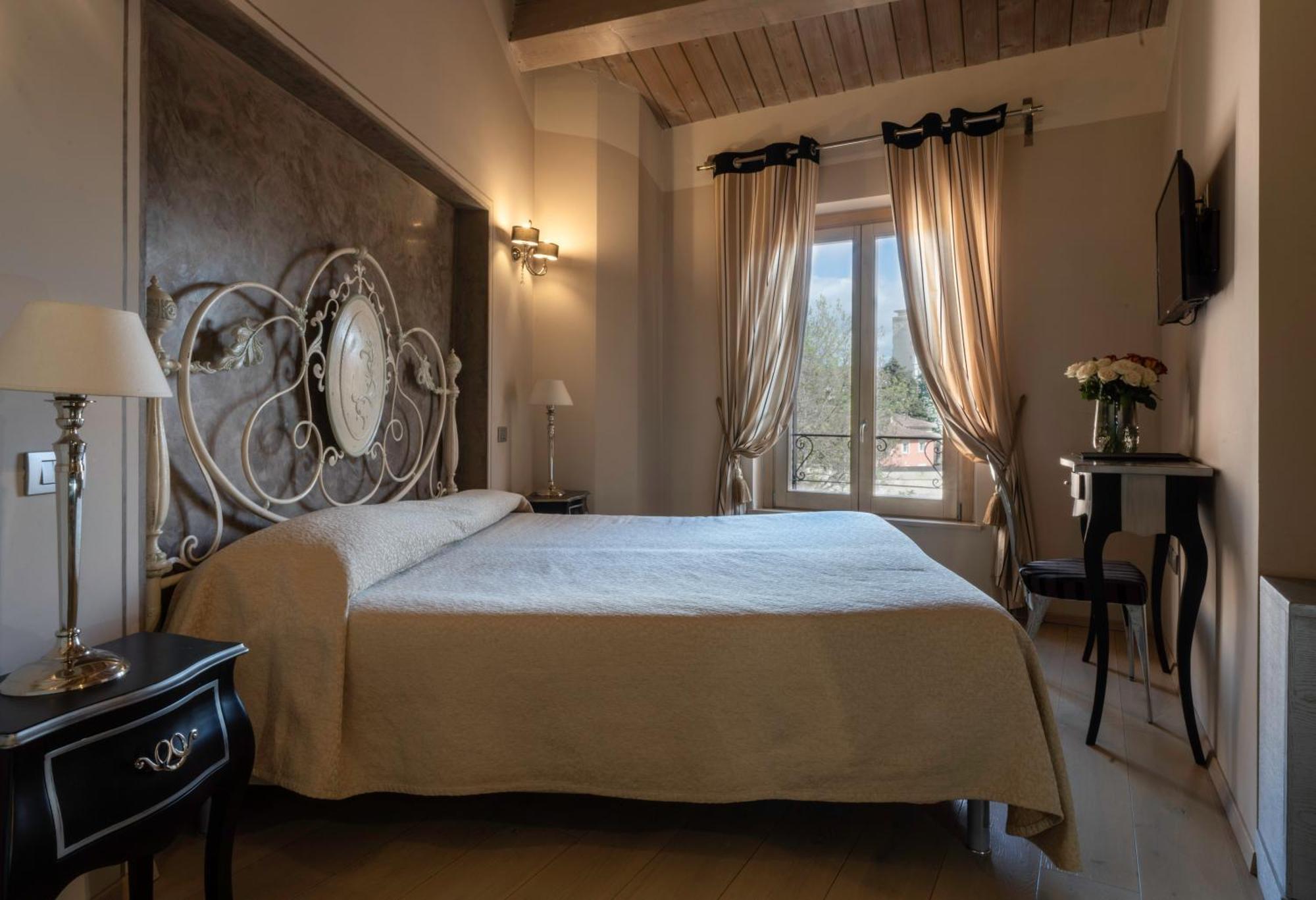 Hotel Residenza La Ceramica Fabriano Luaran gambar