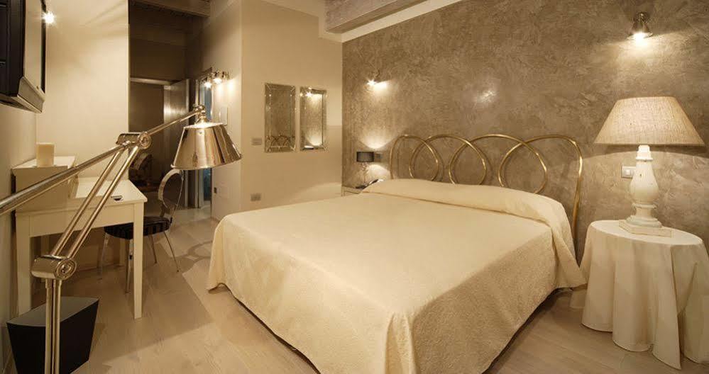 Hotel Residenza La Ceramica Fabriano Luaran gambar